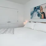 Upscale Penthouse Near Mit Harvard Central Square